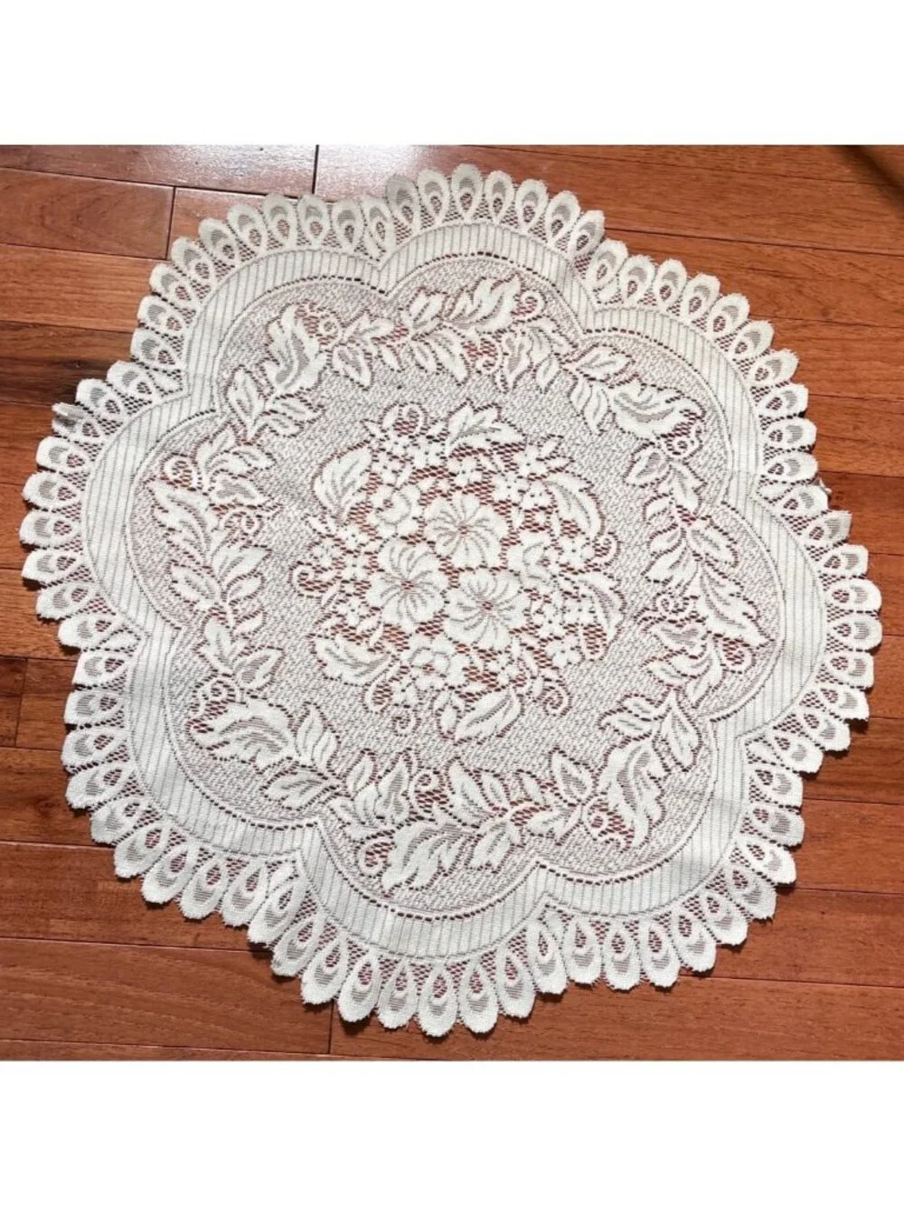 Elegant White Lace Floral Round Doily Table Topper 23